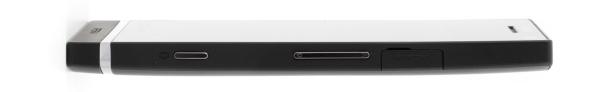 Sony Xperia S — правая грань