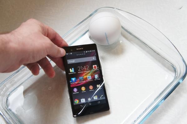 обзор смартфона Sony Xperia Z
