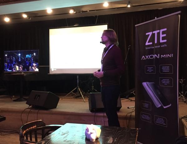 Смартфон ZTE Axon mini:, фото 1