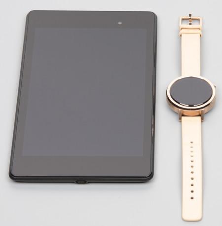 Обзор умных часов Motorola Moto 360 (2015). Тестирование дисплея