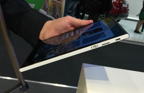 Стенд Jolla на Mobile World Congress 2015