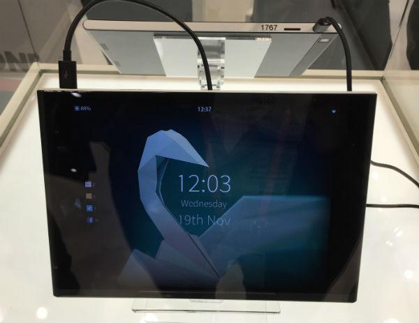 Стенд Jolla на Mobile World Congress 2015