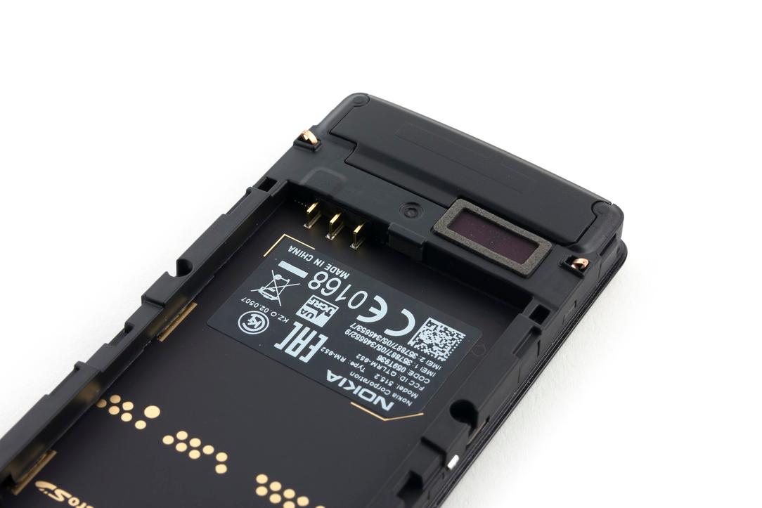 Дизайн телефона Nokia 515