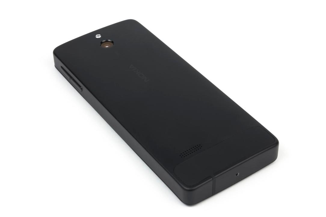 Дизайн телефона Nokia 515