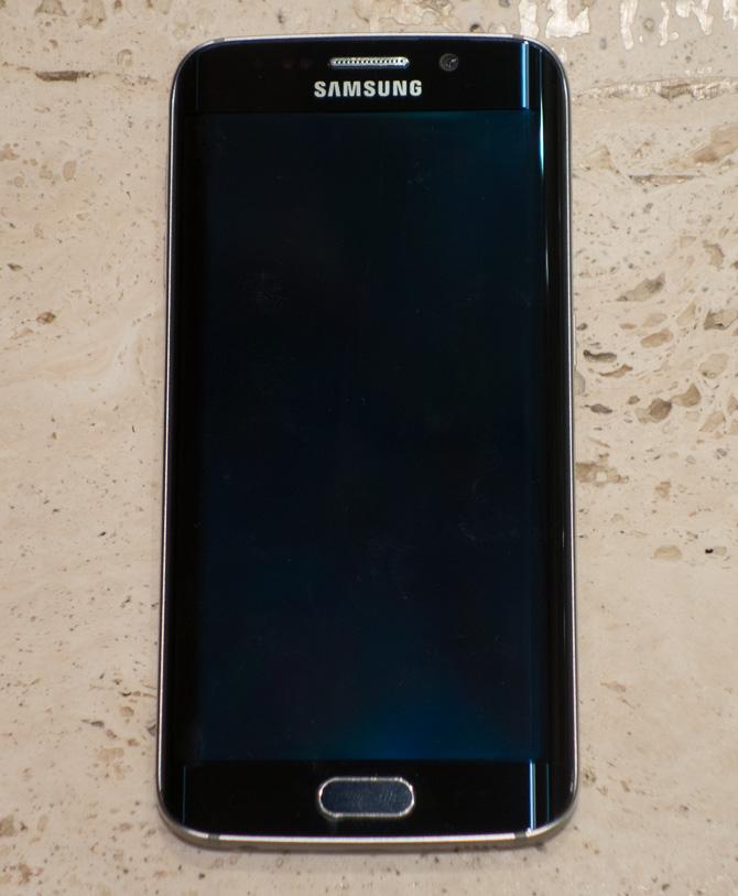 Смартфон Samsung Galaxy S6 Edge с «закругленным» экраном:, фото 2