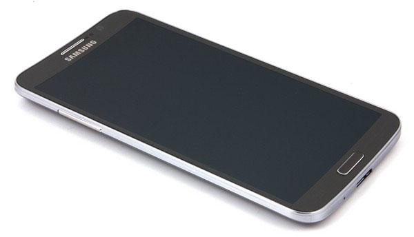 Передняя сторона смартфона Samsung Galaxy Round Передняя сторона смартфона Samsung Galaxy Round
