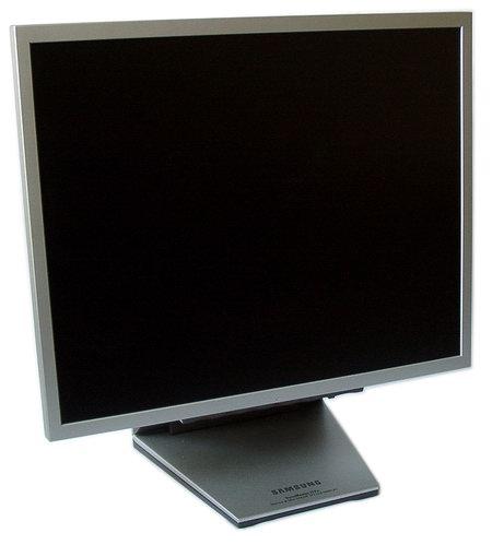 15″ и 17″ ЖК-мониторы серии Х компании Samsung, фото 1