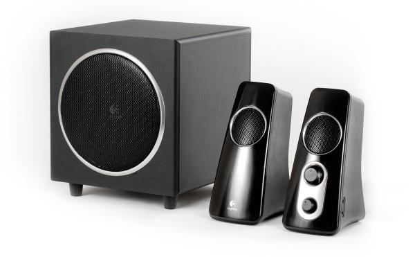 внешний вид Logitech Z523 внешний вид Logitech Z523