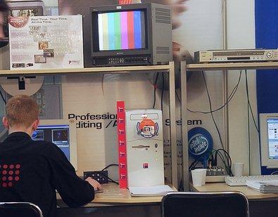 Выставка КОМТЕК 2002 - репортаж Очень Злого Редактора раздела Мультимедиа. Часть II, фото 19