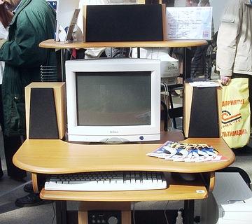 Выставка КОМТЕК 2002 - репортаж Очень Злого Редактора раздела Мультимедиа, фото 2