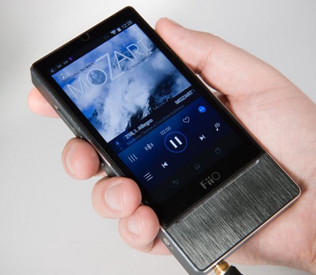 Аудиофильский Hi-Res DSD 384/32 плеер FiiO X7 и усилитель мощности FiiO AM2