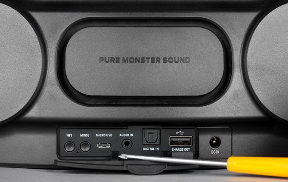 Monster StreamCast S1: разъемы на задней панели Monster StreamCast S1: разъемы на задней панели