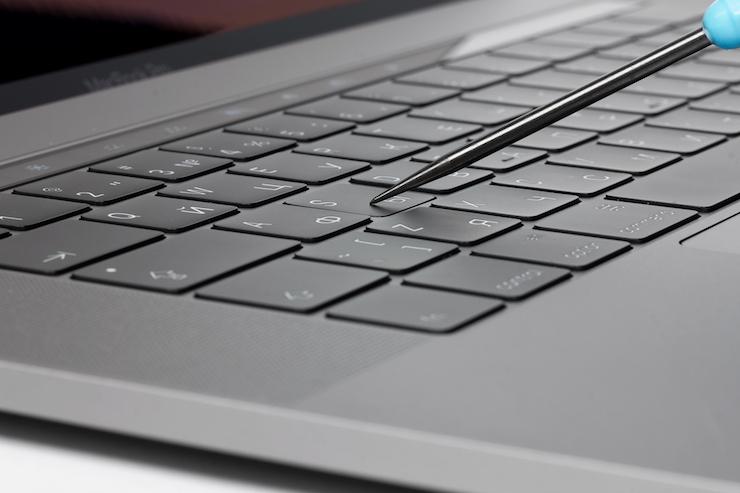 15-дюймовый ноутбук Apple MacBook Pro (Late 2016)