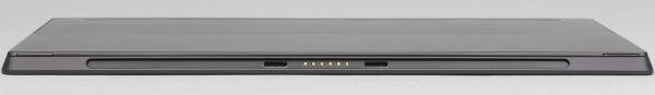 Нижняя грань планшета Microsoft Surface RT