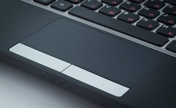 Ноутбук Samsung NP-305V5A-S0A