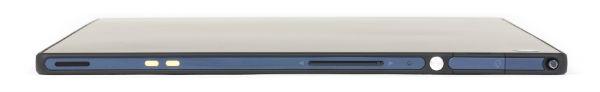 Левая грань планшета Sony Xperia Tablet Z