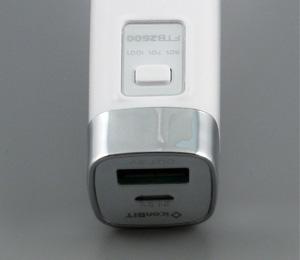 Аккумулятор iconBIT FTB2600LED: разъемы, индикаторы, кнопка