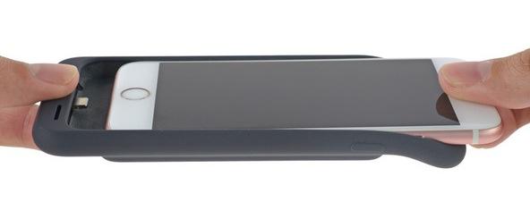 Чехол Apple Smart Battery Case получит два балла у iFixit