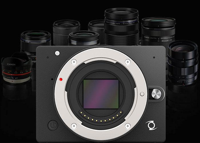 В камере используется датчик изображения формата Micro Four Thirds и процессор изображений Ambarella A9