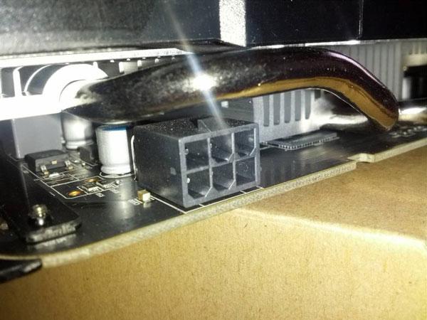 3D-карты XFX Radeon R9 380 и R7 360 внешне очень похожи, поскольку в них используется одна и та же система охлаждения