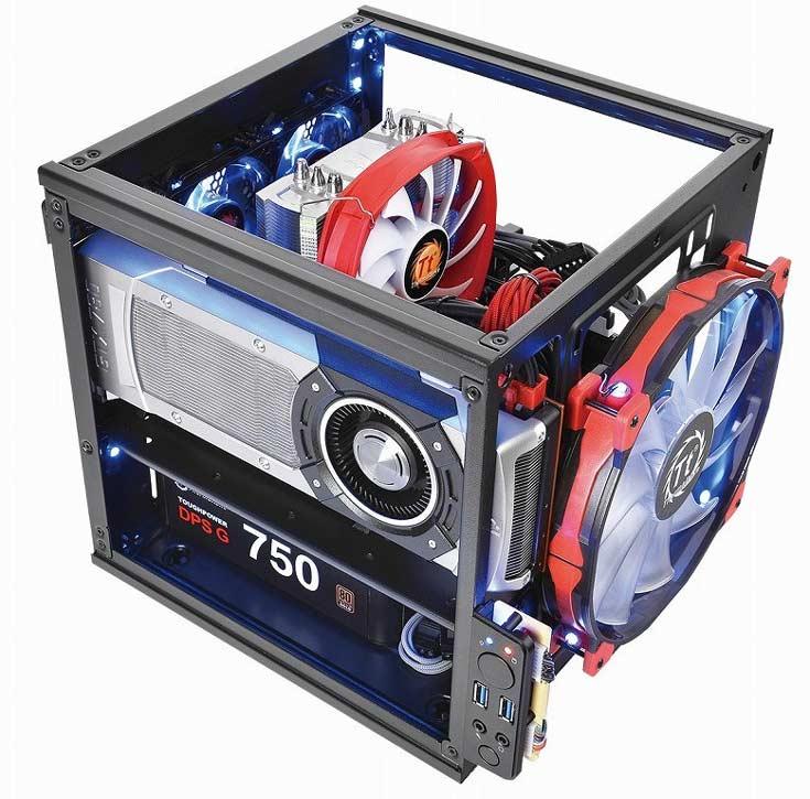 Интересной особенностью корпуса Thermaltake Suppressor F1 является взаимозаменяемость панелей
