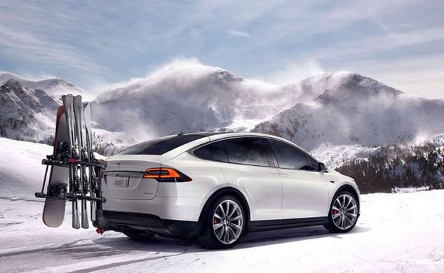 Tesla не стесняется называть Tesla Model X самым безопасным автомобилем в мире