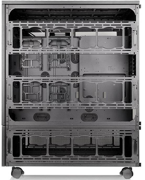 Конструкция Thermaltake Core WP200 собирается из корпусов W200 и P200