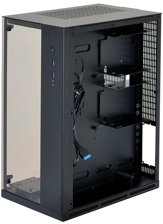 Корпус Lian-Li PC-O10 рассчитан на крупногабаритные системные платы и компактные БП