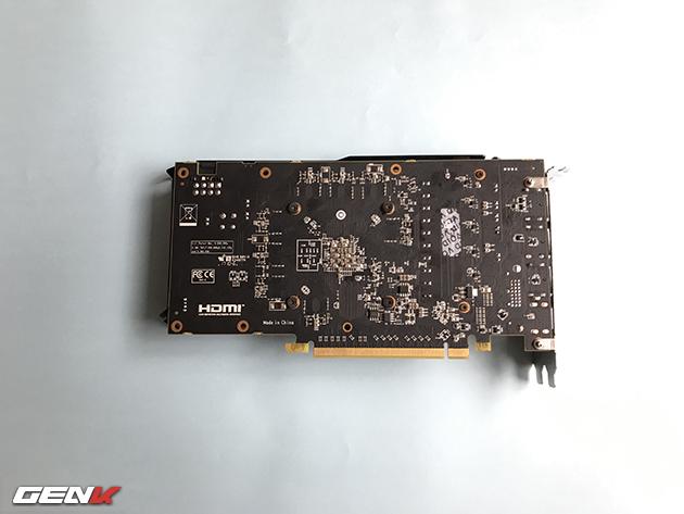 Конструкция системы охлаждения 3D-карты HIS Radeon RX 570 IceQ X2 включает две медные тепловые трубки и два вентилятора
