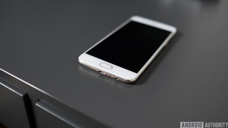 OnePlus 5 появился в золотистом цвете