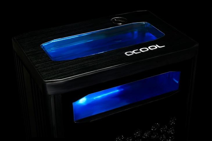 СВО Alphacool Eiswand 360 основано на керамических помпах DC-LT