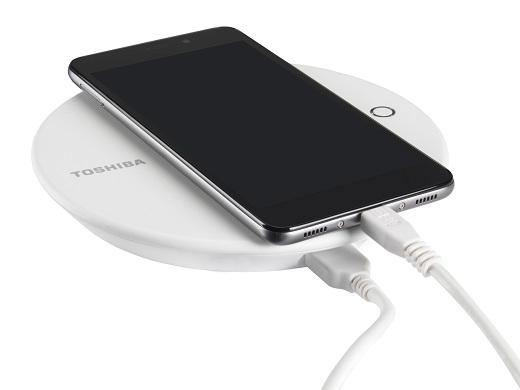 Внешний накопитель Toshiba Canvio for Smartphone позволяет легко организовать резервное копирование информации, хранящейся в памяти смартфона