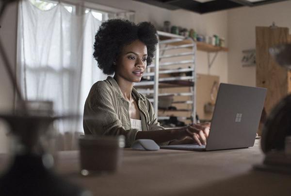Microsoft Surface Laptop