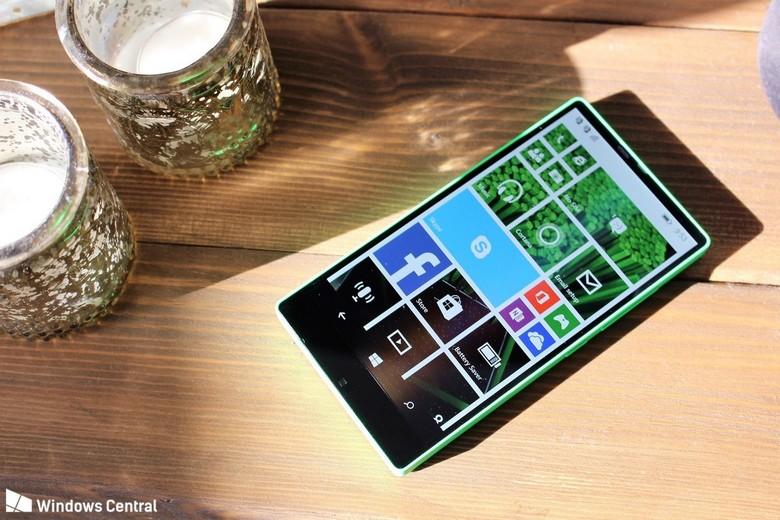 Microsoft могла стать законодателем моды в мире безрамочных смартфонов
