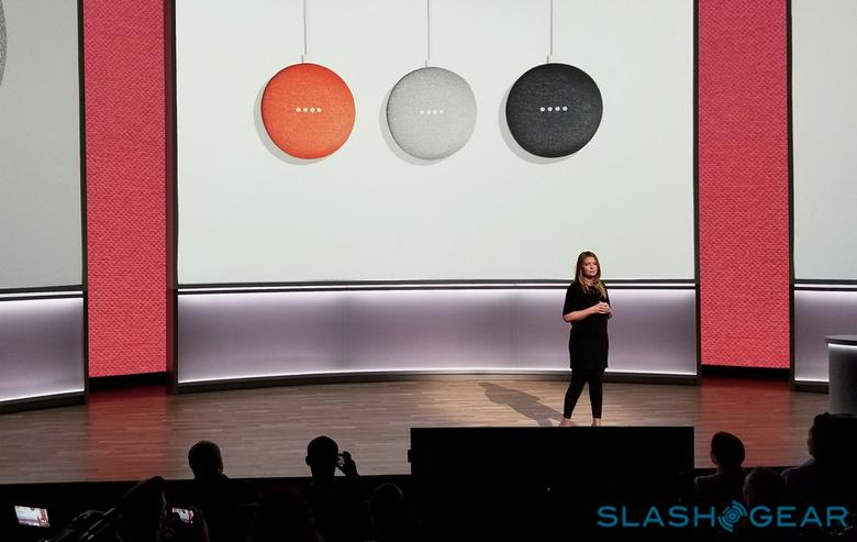 Google Home Mini по возможностям мало отличается от старшего устройства