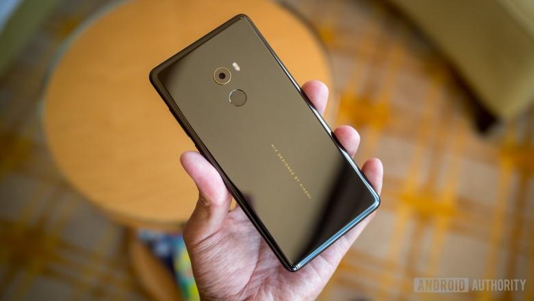 Xiaomi Mi Mix 2 будет доступен в белом цвете