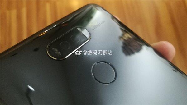 Опубликованы живые фото смартфона Huawei Mate 10 Pro