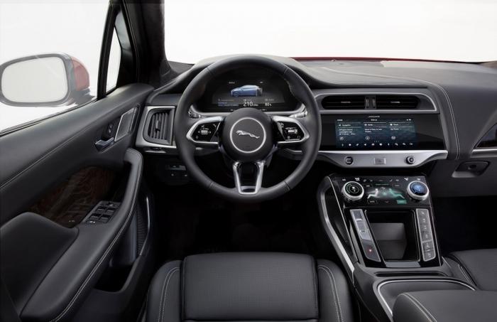 Электрический кроссовер Jaguar I-Pace может проехать без подзарядки почти 500 км