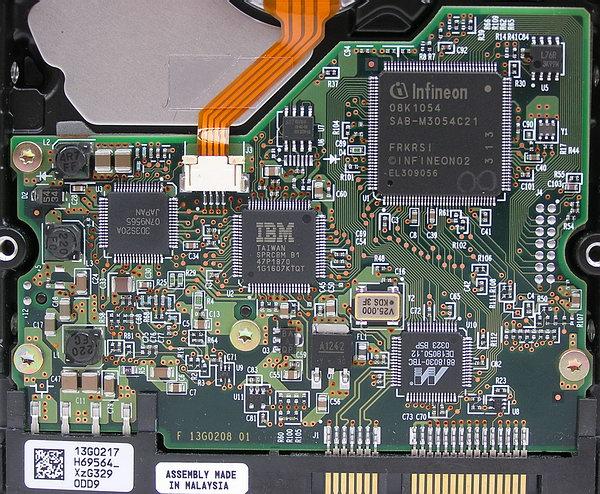 Hitachi Deskstar T7K250, фото 10