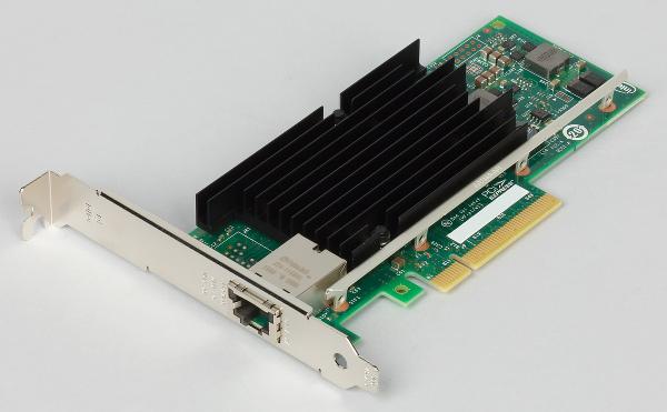 Внешний вид адаптера Intel X540-T1 Внешний вид адаптера Intel X540-T1