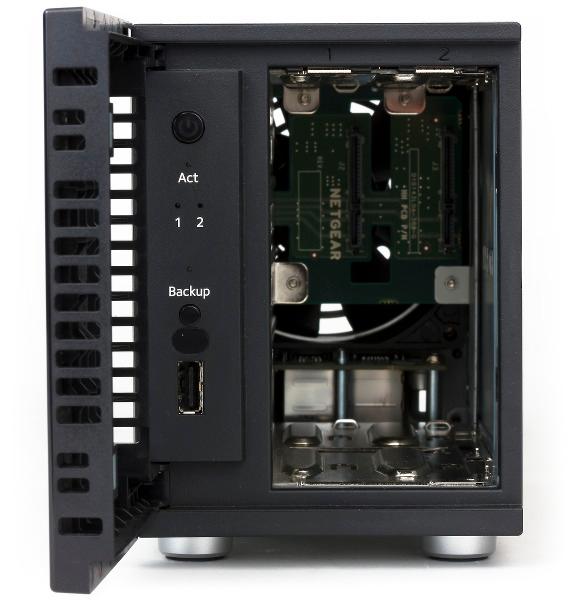 Конструкция Netgear ReadyNAS 312 Конструкция Netgear ReadyNAS 312