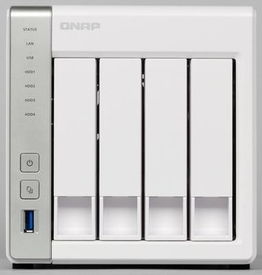 Внешний вид QNAP D4