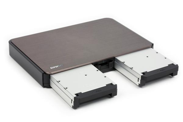 Внешний вид QNAP HS-210 Внешний вид QNAP HS-210