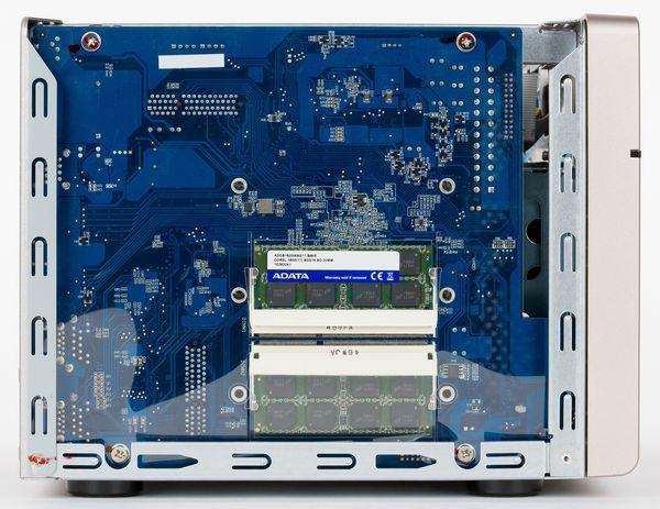 Конструкция QNAP TVS-863+ Конструкция QNAP TVS-863+