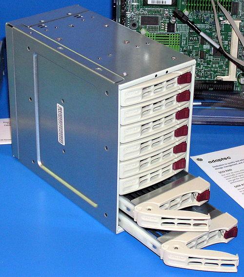 Seagate Savvio 10K.1: мал, да удал, фото 7