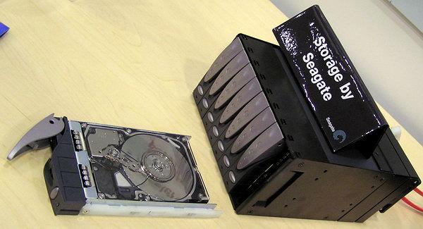 Seagate Savvio 10K.1: мал, да удал, фото 6