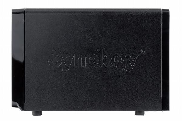 Synology DS710+, вид сбоку