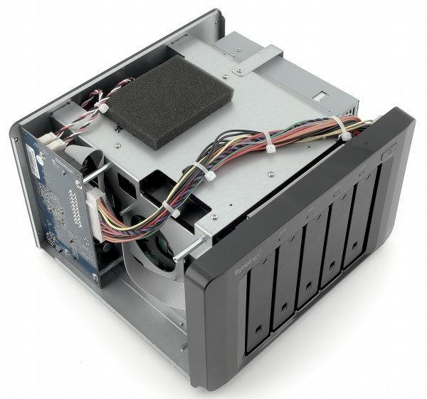Конструкция Synology DX510 Конструкция Synology DX510