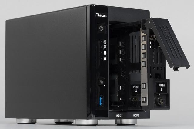 Конструкция Thecus N2810 Конструкция Thecus N2810