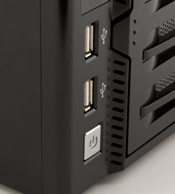 Внешний вид сетевого накопителя Thecus N4200Pro Внешний вид сетевого накопителя Thecus N4200Pro